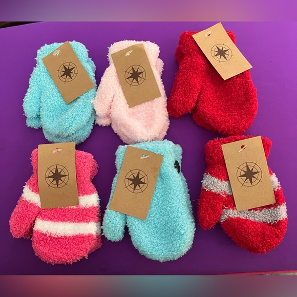 Adorable youth mittens. Red, gray, orange, lavender, white in these 6 pair. NWT. - Picture 5 of 8